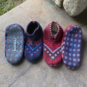2 pairs of BOMBAS Gripper Slippers 🌟